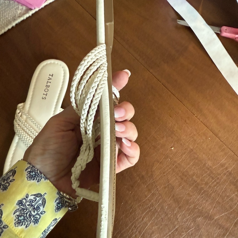 EUC Talbots Women's White Braided Sandals SZ 9 - Picture 10 of 15